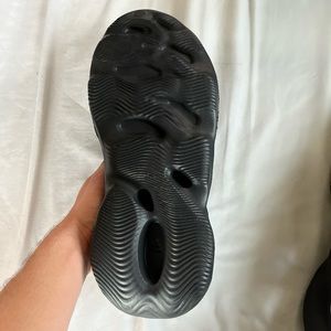 Adidas Yeezy Foam Runners Black Onyx